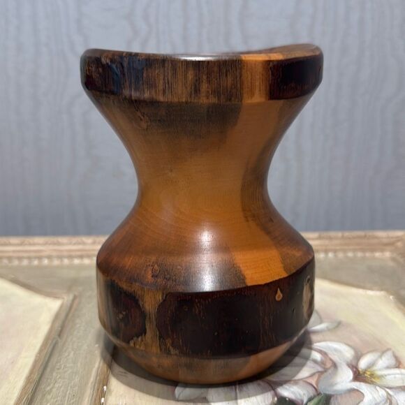 Rustic Oregon Myrtlewood Bud Vase - Picture 1 of 11